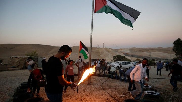 الخان الأحمر